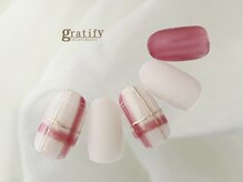 グラティフィー(gratify)/人気の赤チェックネイル