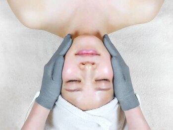 サロン ドゥ メビウス 春日店(salon de mebius)の写真/お肌に合ったケアメニューをご提案◎毛穴/肌トラブル改善/乾燥肌でお悩みの方は当店の施術で美しいお肌へ★