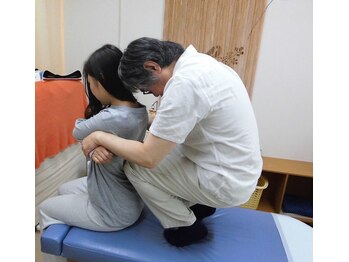 大通中央整体院/姿勢改善、背骨のゆがみ調整