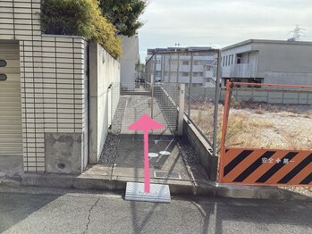 サクランボ(SAKURAMBO)/駐輪場案内　行き方　３