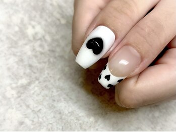 レディエントネイルズ(RADIANT Nails)/ハートフレンチネイル