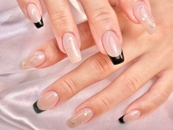 リアンジェ(Lianje)/黒フレンチネイル