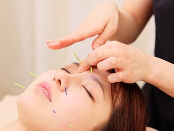 ラ コンシェル 武蔵小杉店の写真/【美容鍼+毛穴洗浄でツルツルに★】毛穴のポツポツ・ニキビ肌が気になる方には《美容鍼毛穴セラピー》が◎