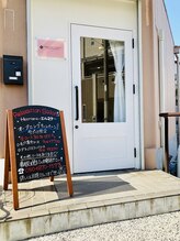 エルマナ(Hermana)/お店の入り口