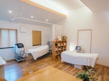 アイレ 桑名(aire)の雰囲気（木目調で広々としており、落ち着く空間となっております！）