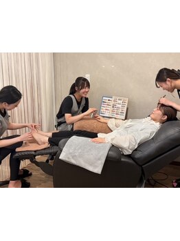 ネイル・アイメニューの同時施術が可能