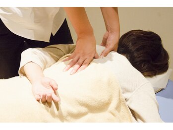 リラクゼーションくらぶイヤシス エコールリラ店/肩こり/マッサージ　神戸市