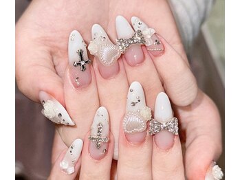 エムワイネイル(MY Nail)の写真/<季節を感じるカラーもたくさん♪>カラーはもちろんパーツも豊富にご用意◎カラーは600色ご用意あり◎