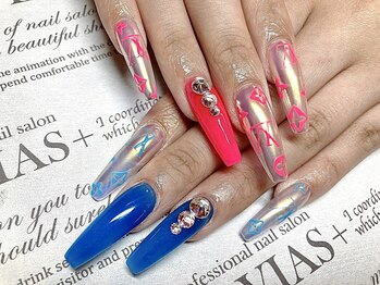 ラヴィアスプラス(LAVIAS+)/