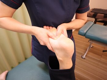 アゼリア整体院 川崎/足つぼも優しく刺激します♪