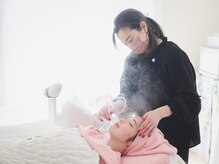 ビーエターナル(B-eternal)の雰囲気（ヘッド～デコルテ、乳突筋までほぐしながら自律神経も整える。）
