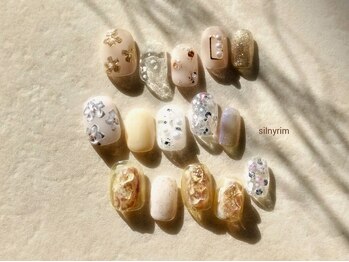 シルニー リム(Silny rim)/アシンメトリーニュアンスネイル