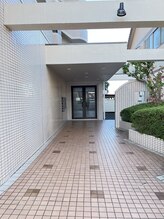 ラナン(Ranan)/マンション入り口