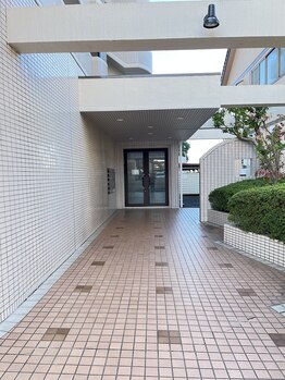 ラナン(Ranan)/マンション入り口