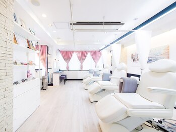 ザ サロン アリア 池袋(THE SALON aria)/白で統一されたこだわりの店内