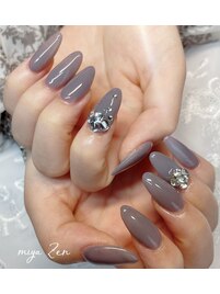 グレージュネイル