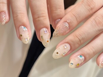 ビジューネイル