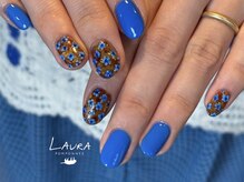 ローラポンポニー(Laura pomponnee)