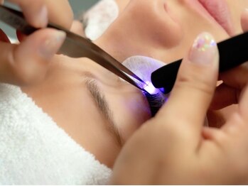 ベル(Belle)の写真/新技術LEDエクステ持続力アップ！モチにお悩みの方必見♪理想の目元を演出！マツエクが初めての方も歓迎☆