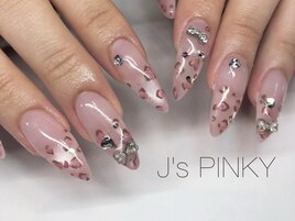 ピンクでヒョウ柄ネイル