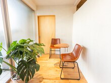 はなみち施術所/待合コーナー
