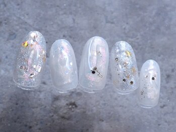 ホワイトニュアンスネイル