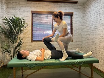 ワイズ パーソナル アンド ヘルス 目黒店(Y's Personal&Health)/ストレッチの様子♪