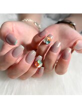 バブラブ/フレンチ×Vカットネイル