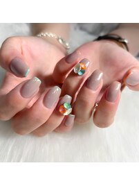 フレンチ×Vカットネイル