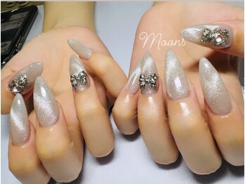 ムーンズ(Moon's)/