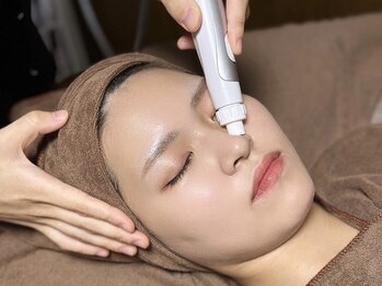 ヒナノ 矢場町店(HINANO)の写真/【期間限定★黒ずみざらつき改善!ハイドラ毛穴洗浄¥5500→¥4400】肌悩みNO1の毛穴特化!ニキビケアも◎