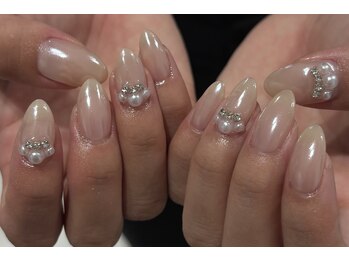 ビー 十日市(bii)の写真/上品な綺麗めオフィスネイルは毎日を彩る♪大切な日のブライダルにも最適です！