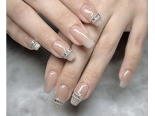 シンプル×キラキラで毎日が楽しくなる指先に♪