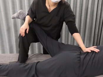 癒(イヤシ)/腰と股関節のストレッチ