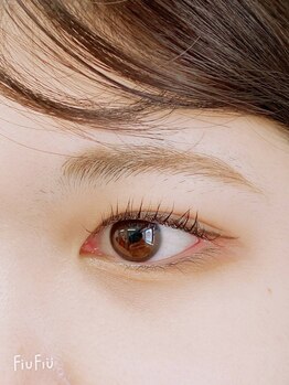 まつげ家クルン 鶴見店(kurun)の写真/憧れの目元へ☆まつ毛と眉毛の同時施術で素顔に自信!新しい自分に出会う♪
