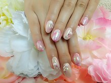 ミア(mia)/ピンクでオーロラネイル