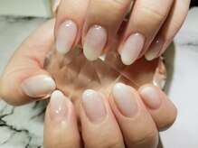 シュガーネイル(sugar nail)/白グラデーションネイル