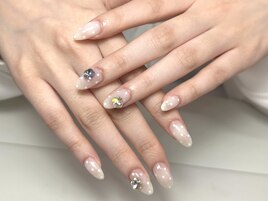 星柄×ビジューでガーリーネイル