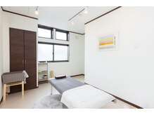 すずかぜ鍼灸院の雰囲気(落ち着いた空間で施術を行わせていただきます。)
