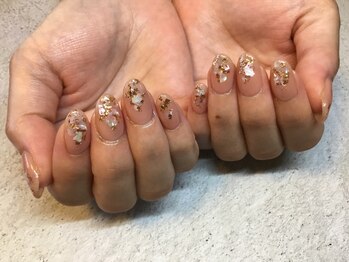 ラウト デコレーションアンドネイルサロン(Lauto Decoration&Nail Salon)/シェル&ゴールドネイル