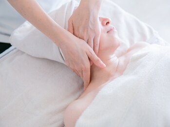 小顔矯正サロン ブルーム/ほぐれるデコルテマッサージ