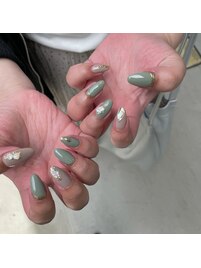 くすみグリーン