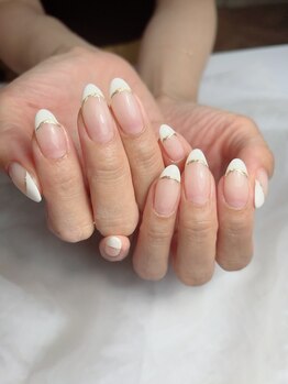 レヴィオ(Revio_)/フレンチネイル