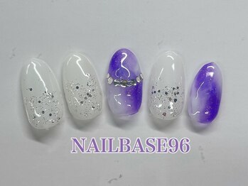 紫ニュアンスネイル