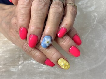 ヒラソルネイル(Girasol nail)/お花パーツ乗せ