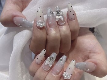 VB NAIL  新宿【長さだし/持ち込み/やり放題/パラジェル/マグネット/韓国/ワンホン】の写真/持ち込みデザインも豊富なパーツで大満足！推し活ネイルもパーツ付け放題で叶えて☆