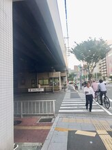 メロウ(mellow)/道案内3. 高架下の横断歩道