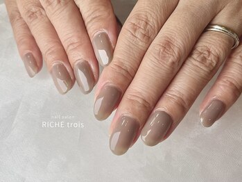 リッシュ トロワ(RICHE trois)/秋先取り！シックな上品ネイル