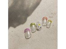 シルニー リム(Silny rim)/アシンメトリーニュアンスネイル