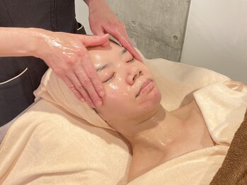 素肌美人 上石神井店/お顔には美肌のツボがいっぱい